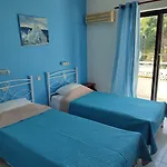 Dolphin Aparthotel 3*
