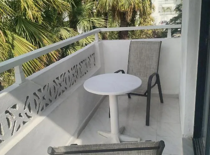 Hotel apartamentowy Dolphin 3*