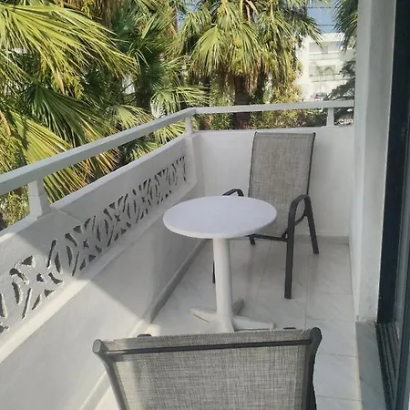 Aparthotel Dolphin 3*